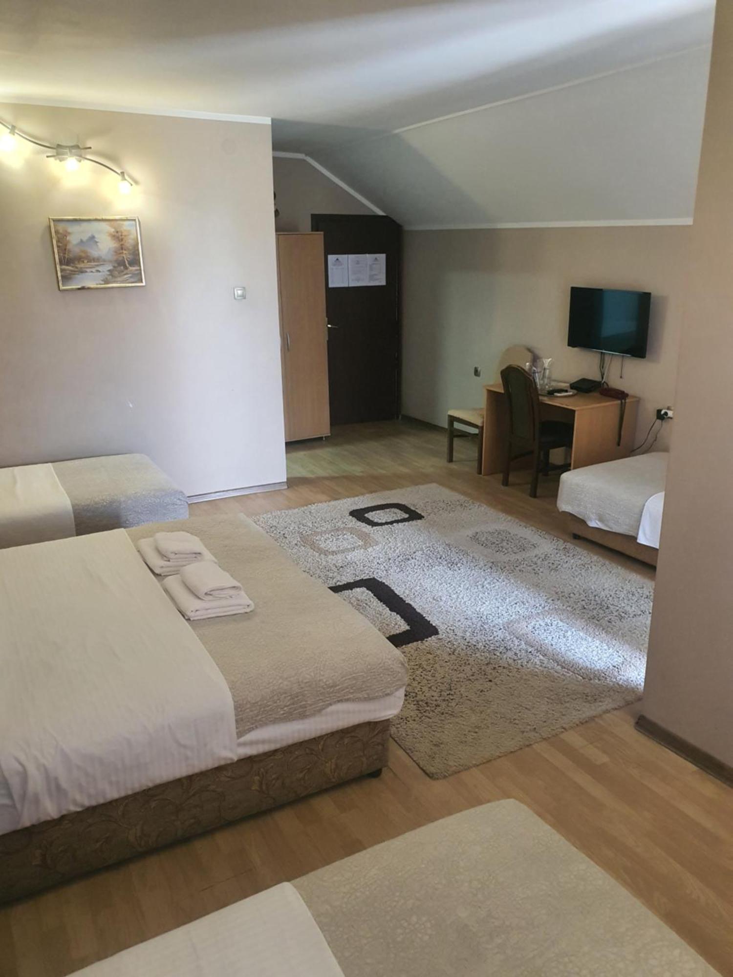Guest House Vila Bor 诺威萨 外观 照片