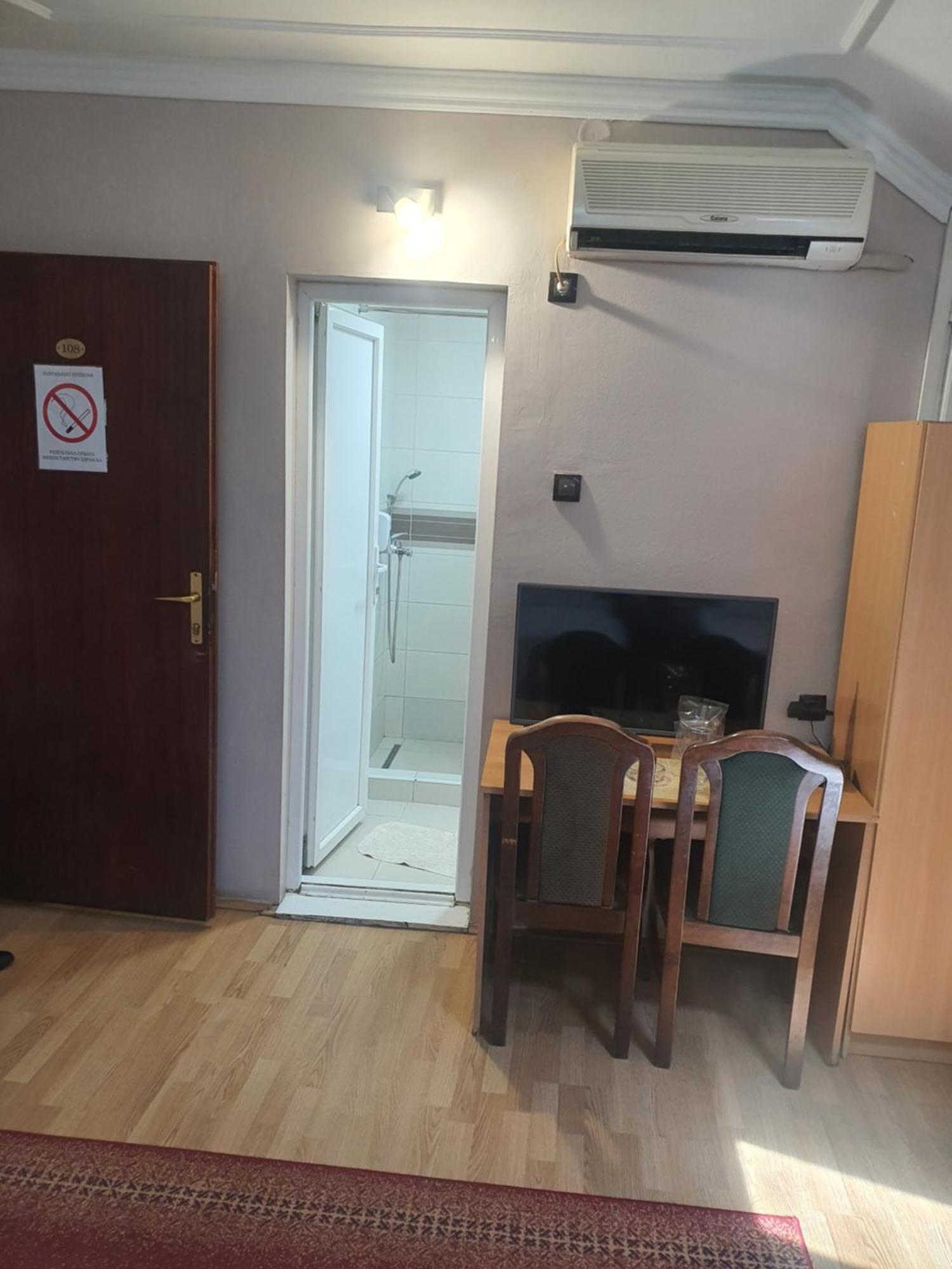 Guest House Vila Bor 诺威萨 外观 照片
